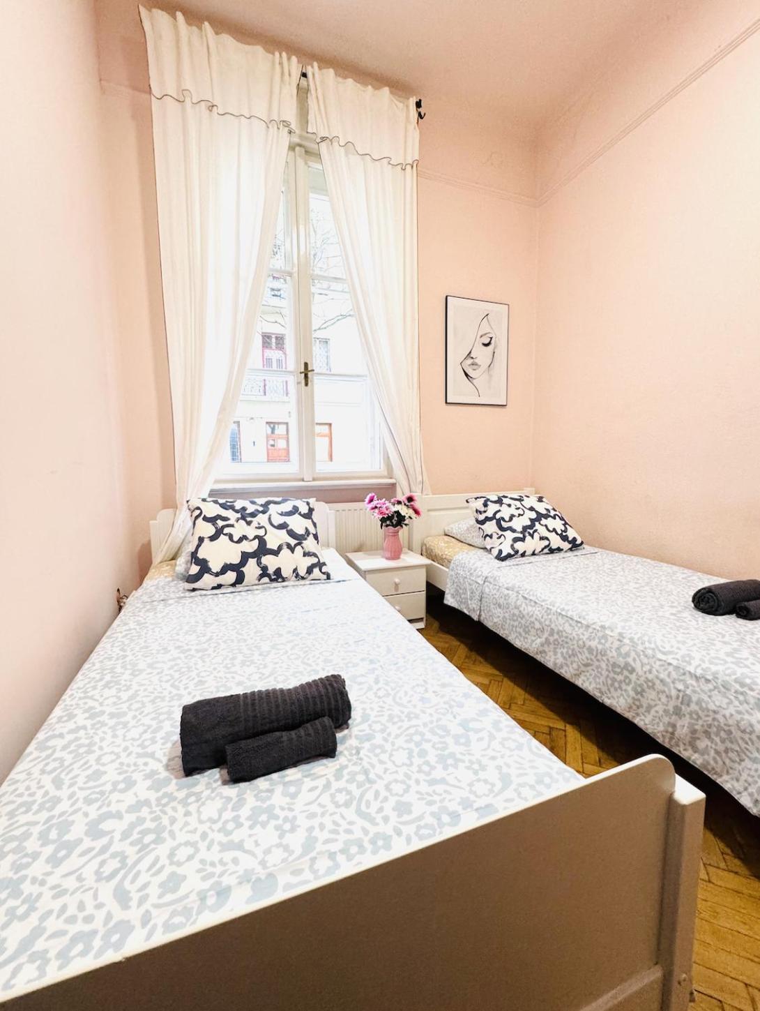 Y Central Station Private Rooms Budapeszt Zewnętrze zdjęcie